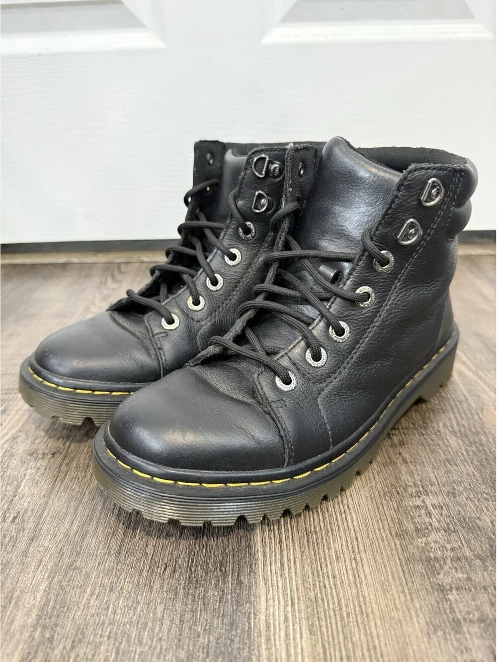 Dr Martens Faora Mid Top Boots Womens Sz 8 Black Leather Lug Sole EUC